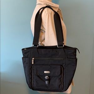 Baggallini Travel Purse Black. A+ condition